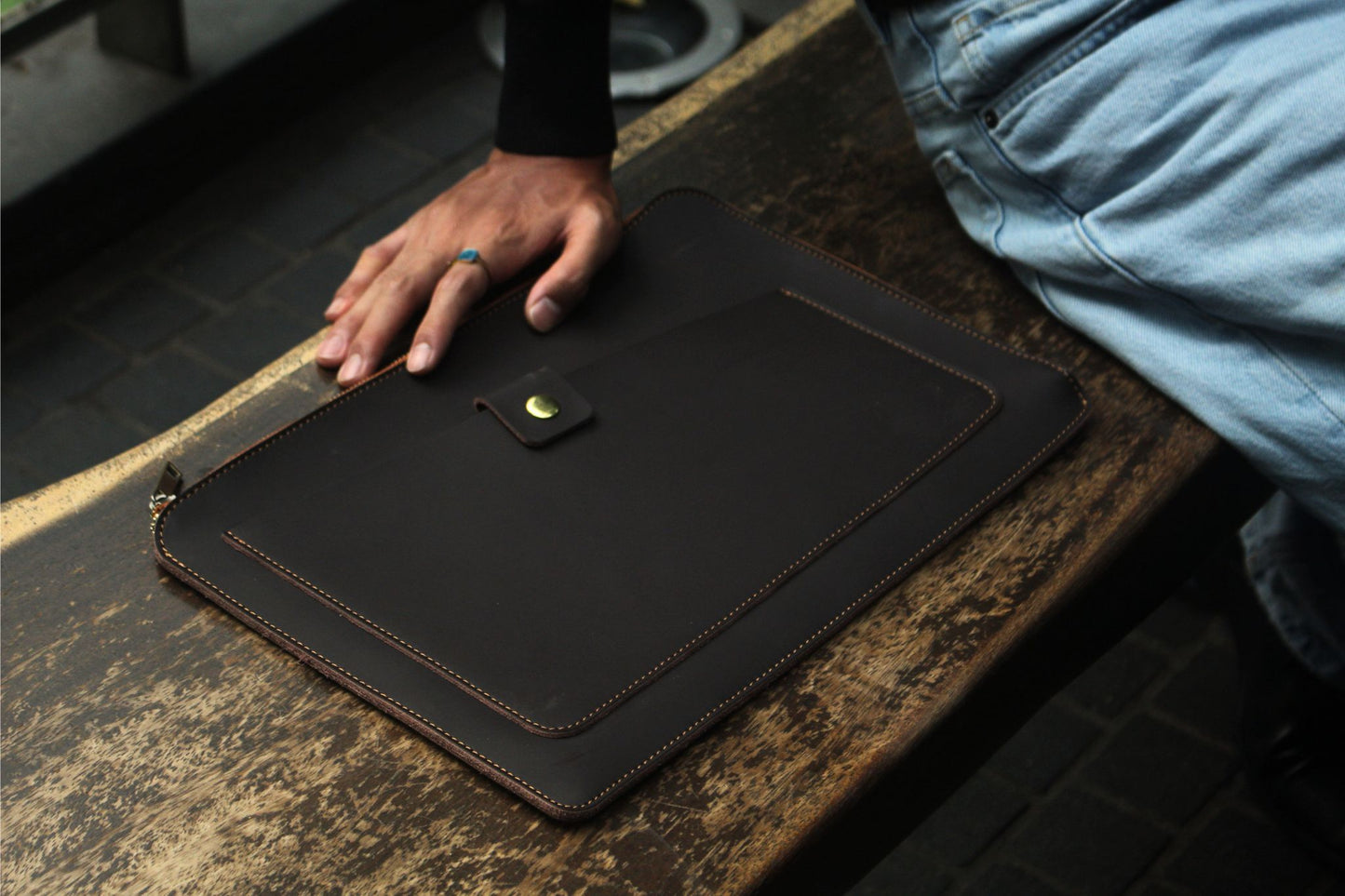 Snap design genuine cowhide leather clutch/laptop sleeve / laptop folio