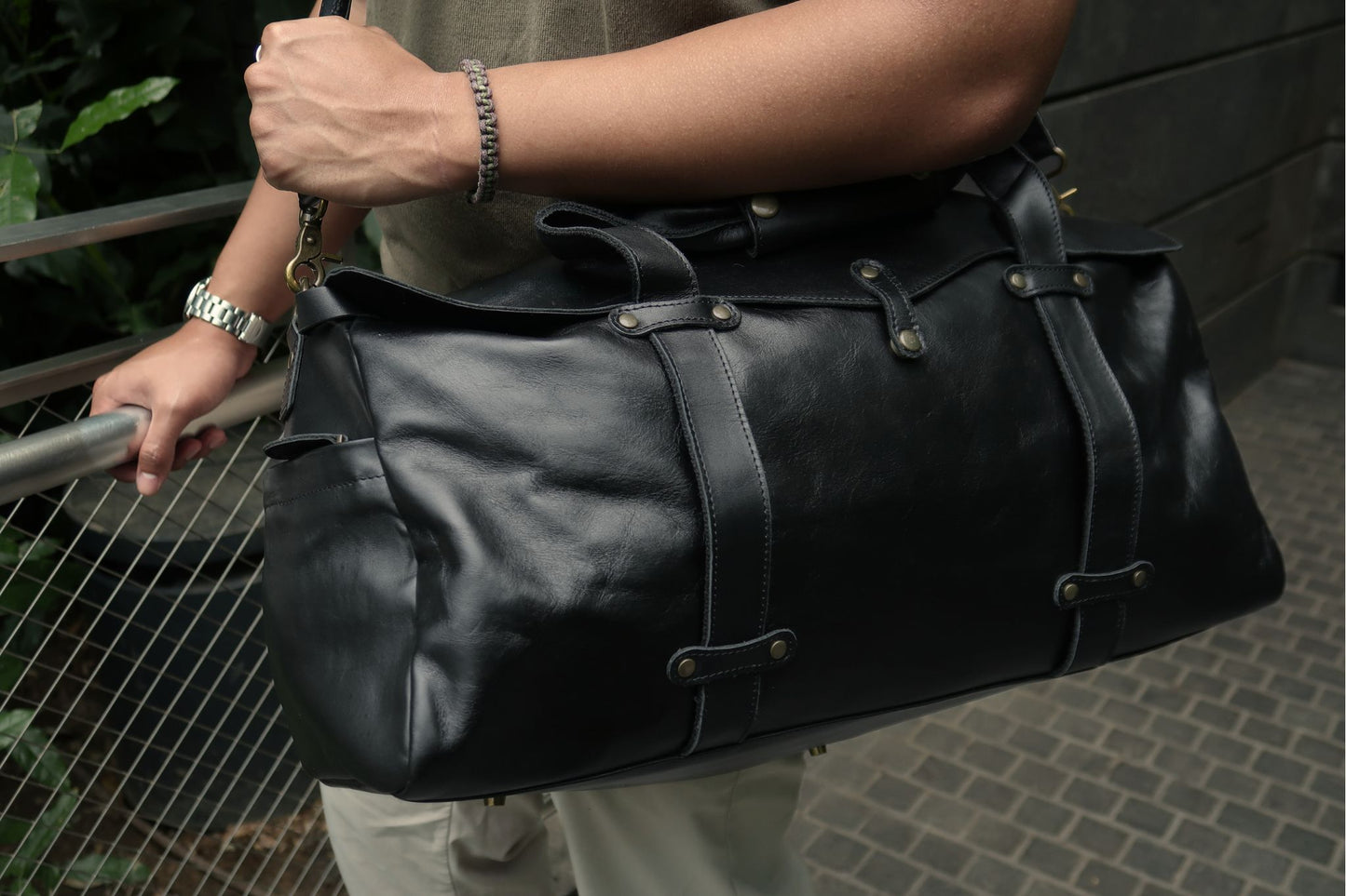 Vintage design genuine cowhide leather duffel travel bag