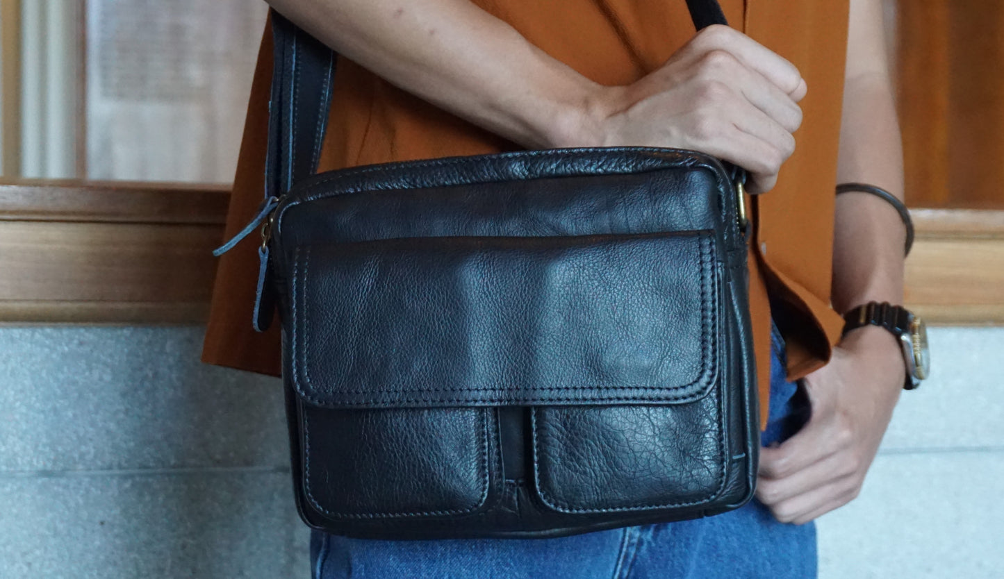 Poches messenger design genuine cowhide leather sling bag