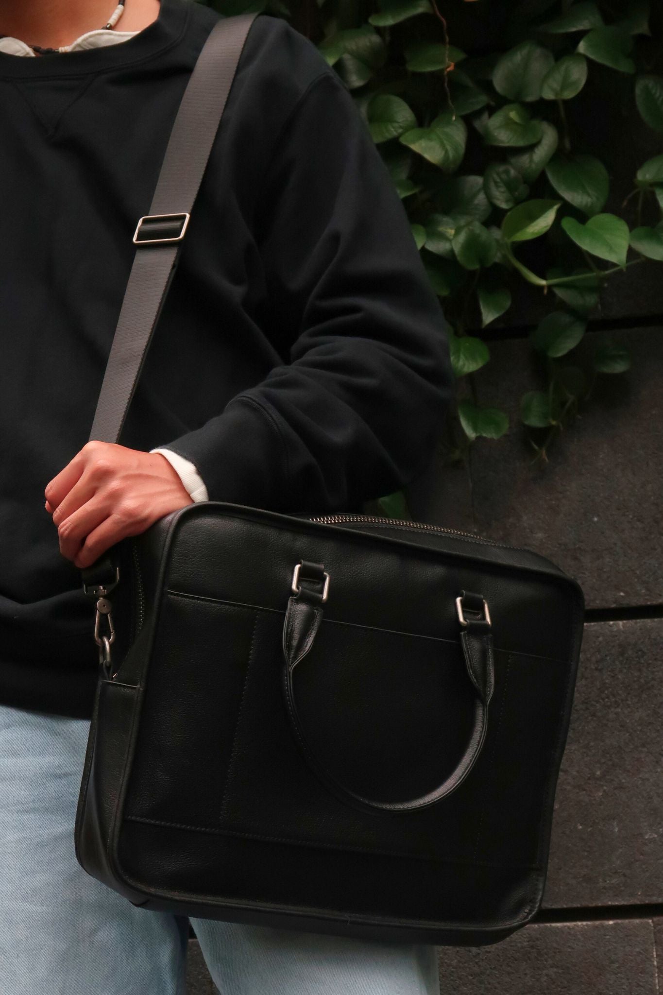 Zip design genuine cowhide leather travel briefcase with sling