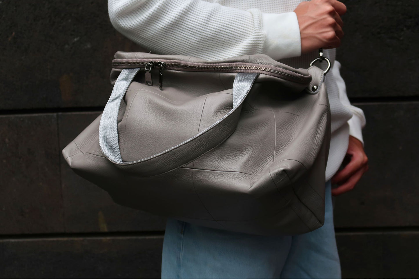 Ellipse duffel design genuine cowhide leather bag with sling