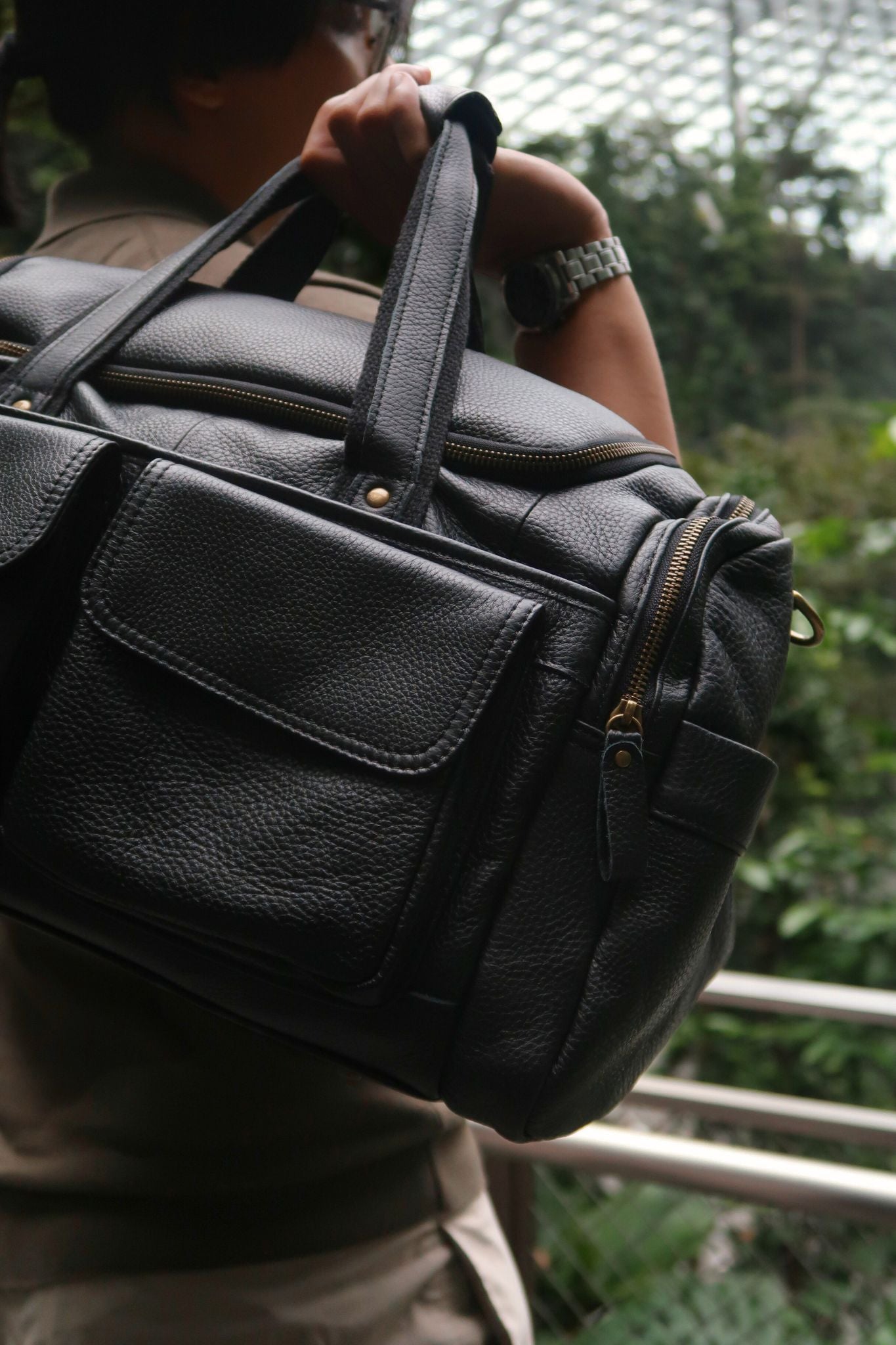 Poches design genuine cowhide leather duffel travel bag with strap