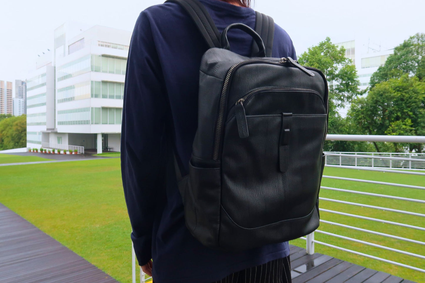 Snap V2 design genuine cowhide leather backpack