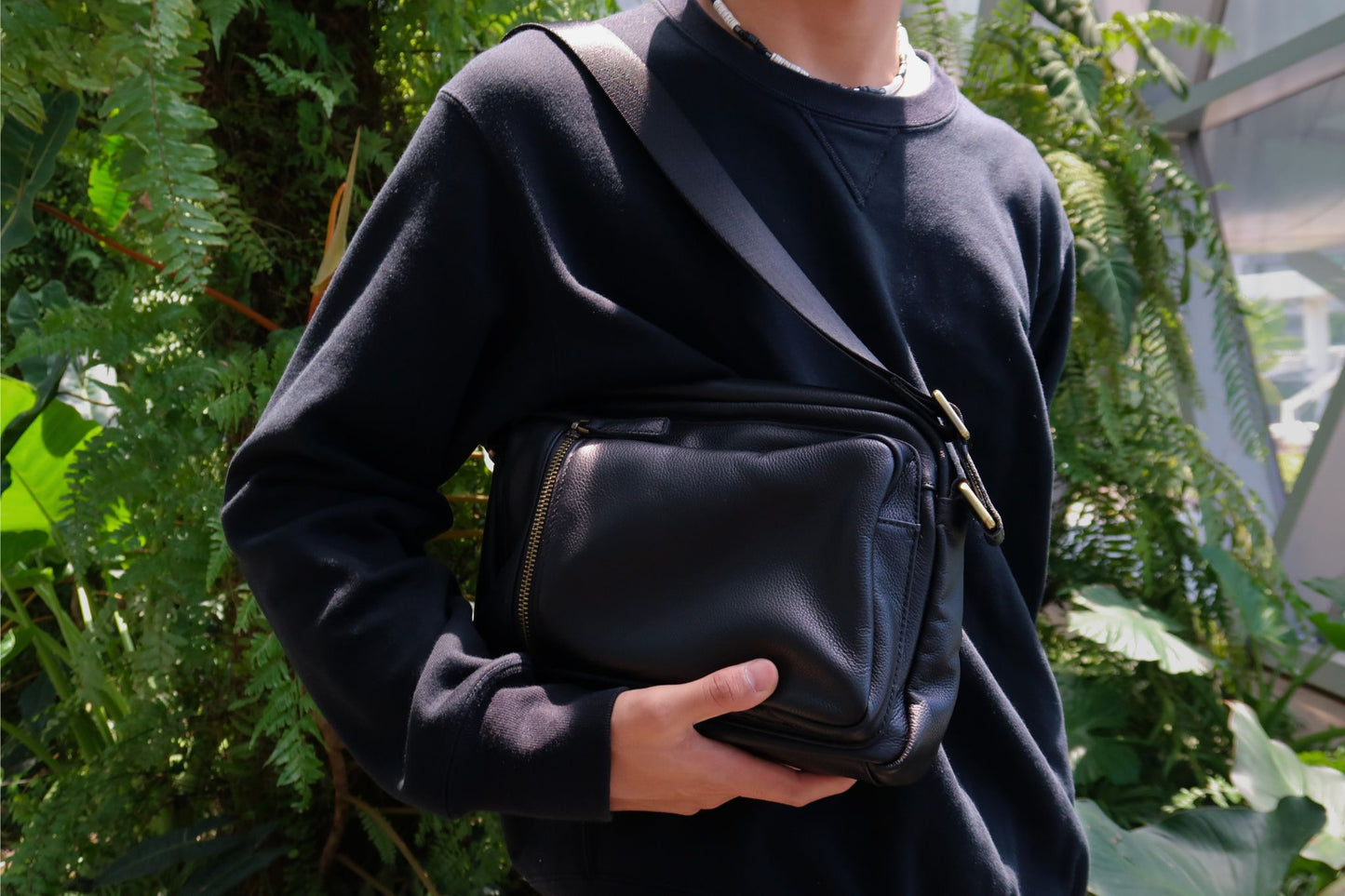 Davel V4 design genuine cowhide leather sling bag