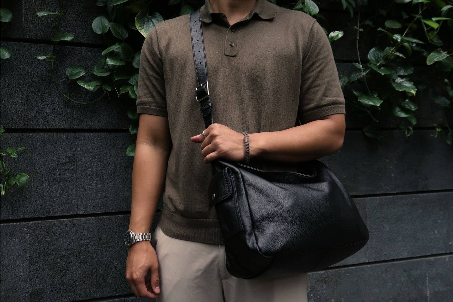 Carly messenger design genuine cowhide leather sling bag