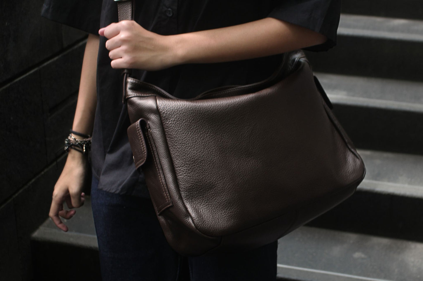 Carly messenger design genuine cowhide leather sling bag