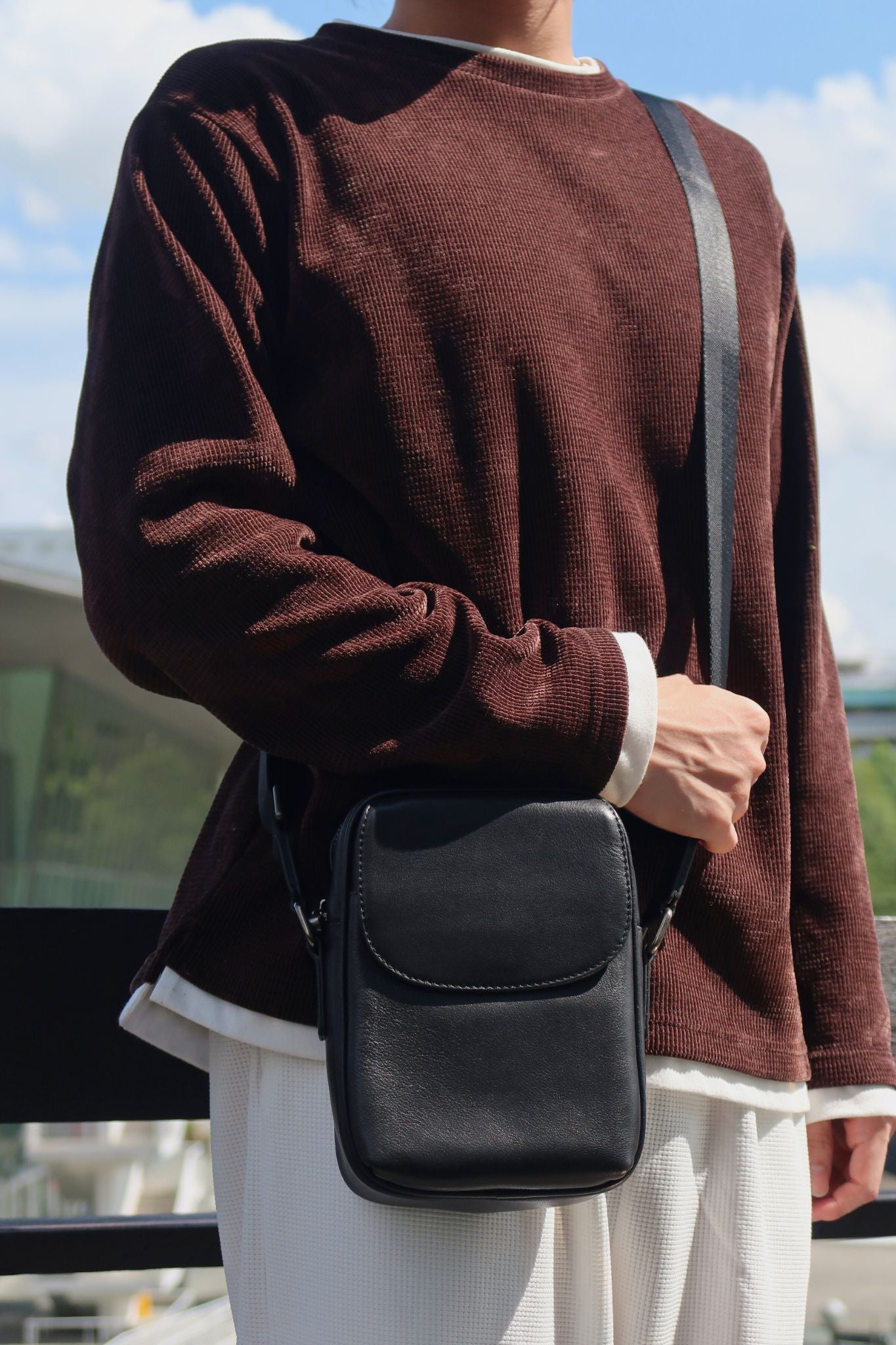 Flap design genuine cowhide leather sling bag