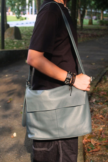 Messenger V4 design genuine cowhide leather sling bag