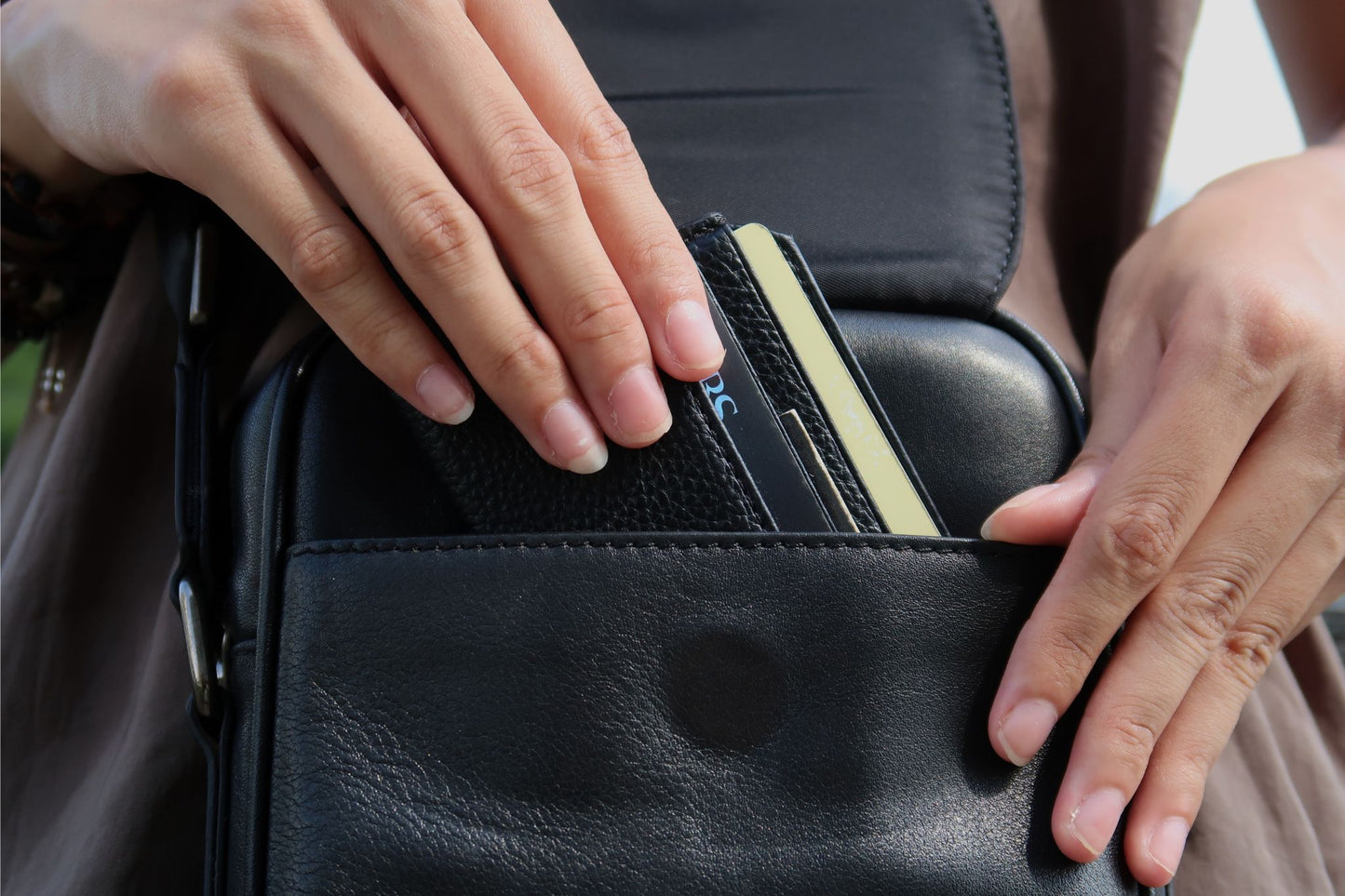 Flap design genuine cowhide leather sling bag
