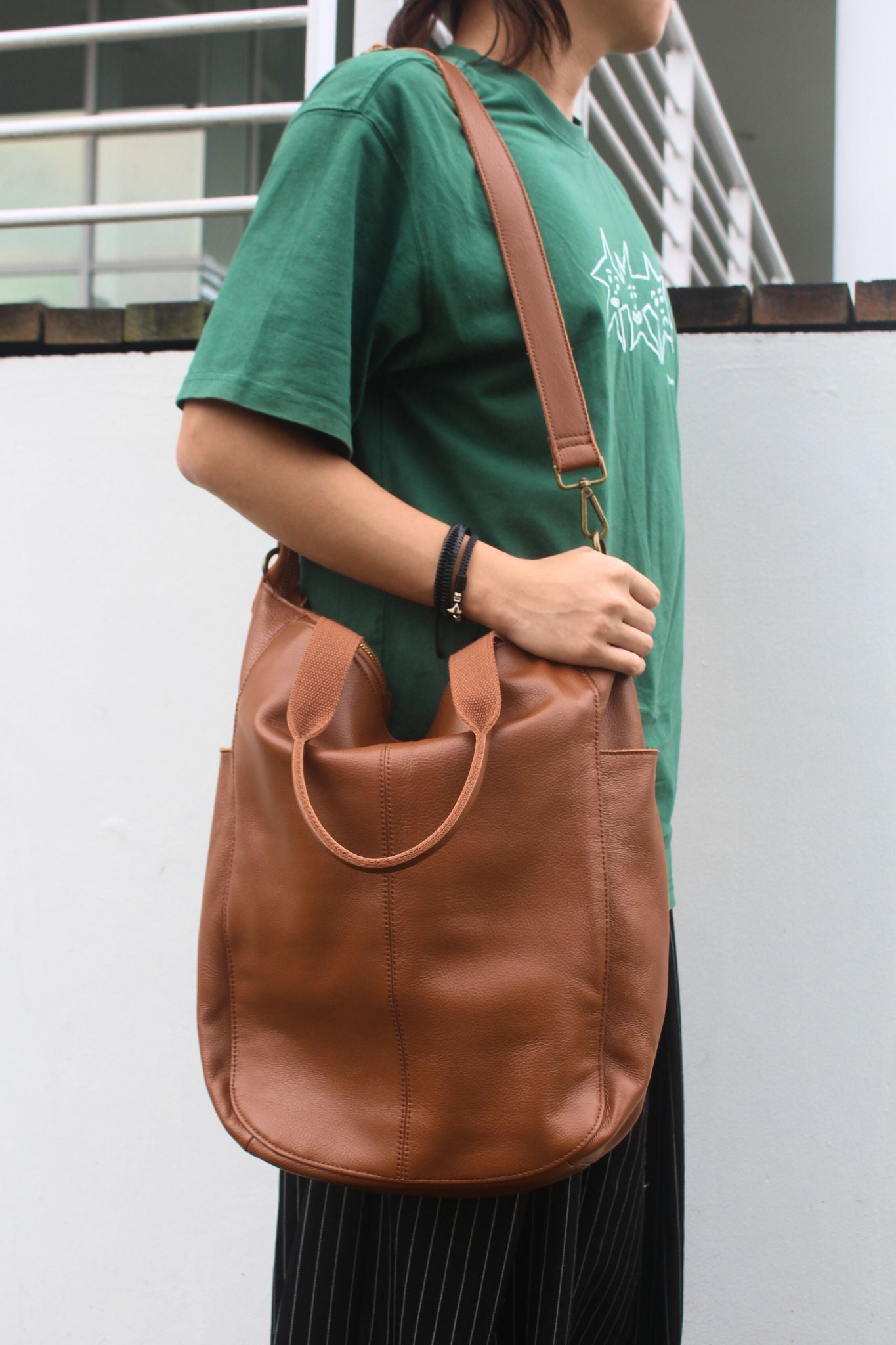 Cara V2 design genuine cowhide leather bag with strap