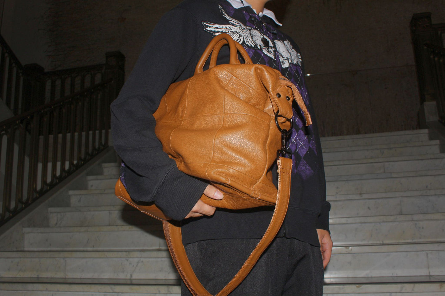 Cara V4 design genuine cowhide leather bag with strap