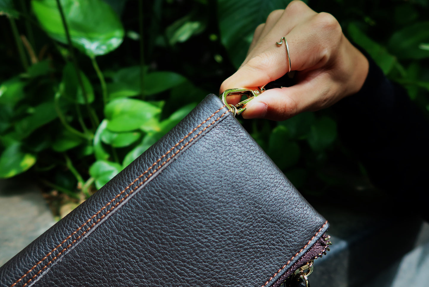 Genuine cowhide leather folded double zip wallet